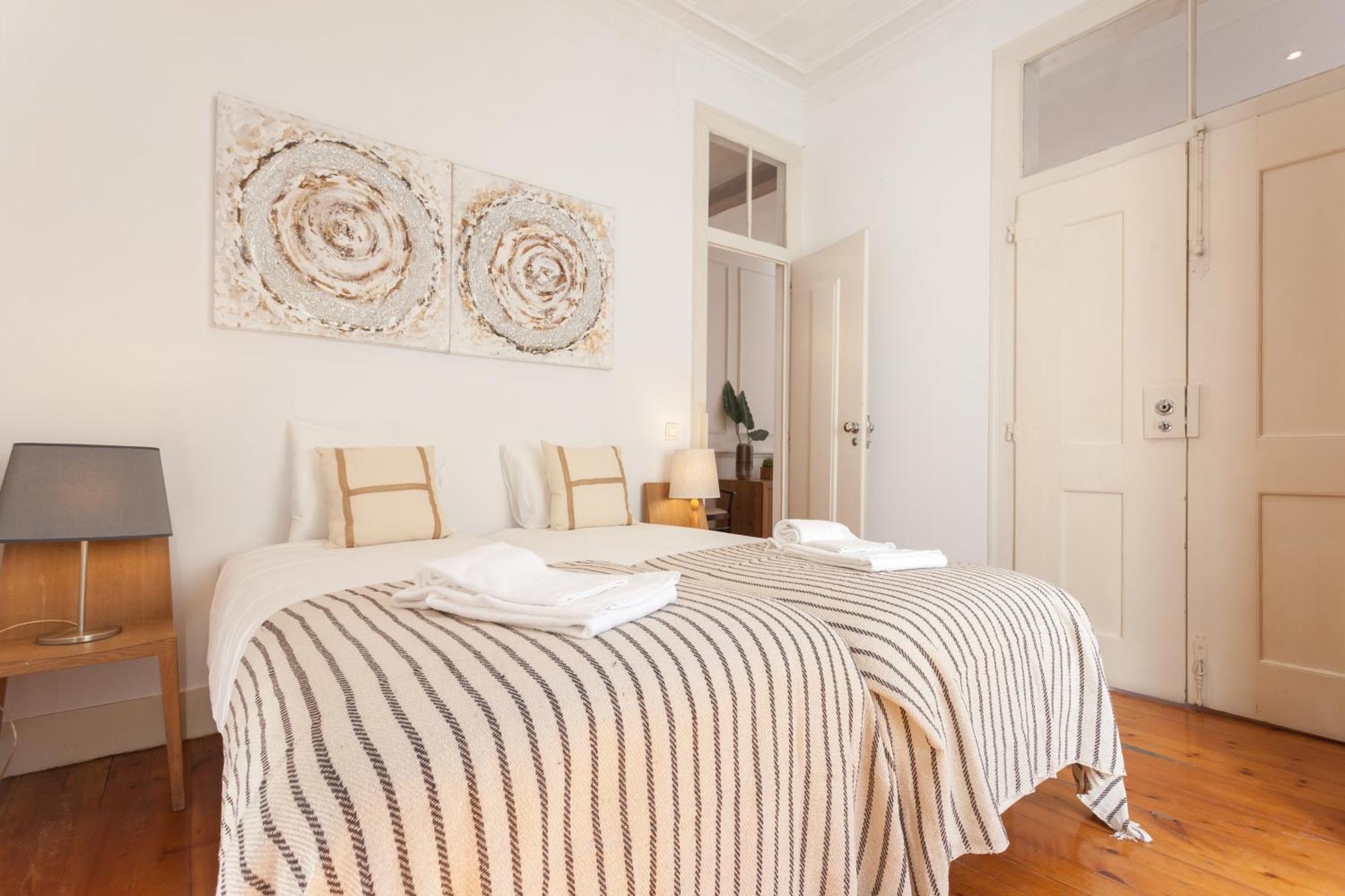 Apartamento Tejo Vintage Three-bedroom - By Lu Holidays Lisboa